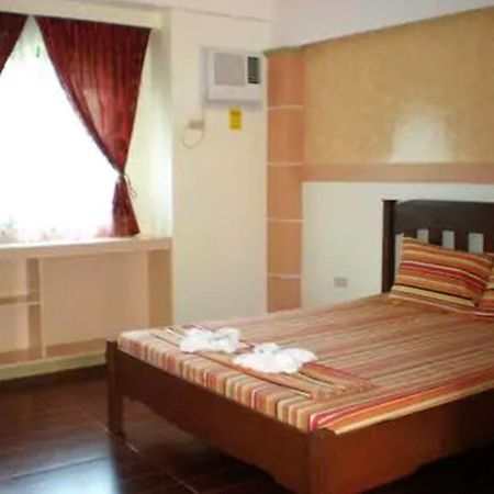 פוארטו גאלרה Apartelle De Francesca מראה חיצוני תמונה