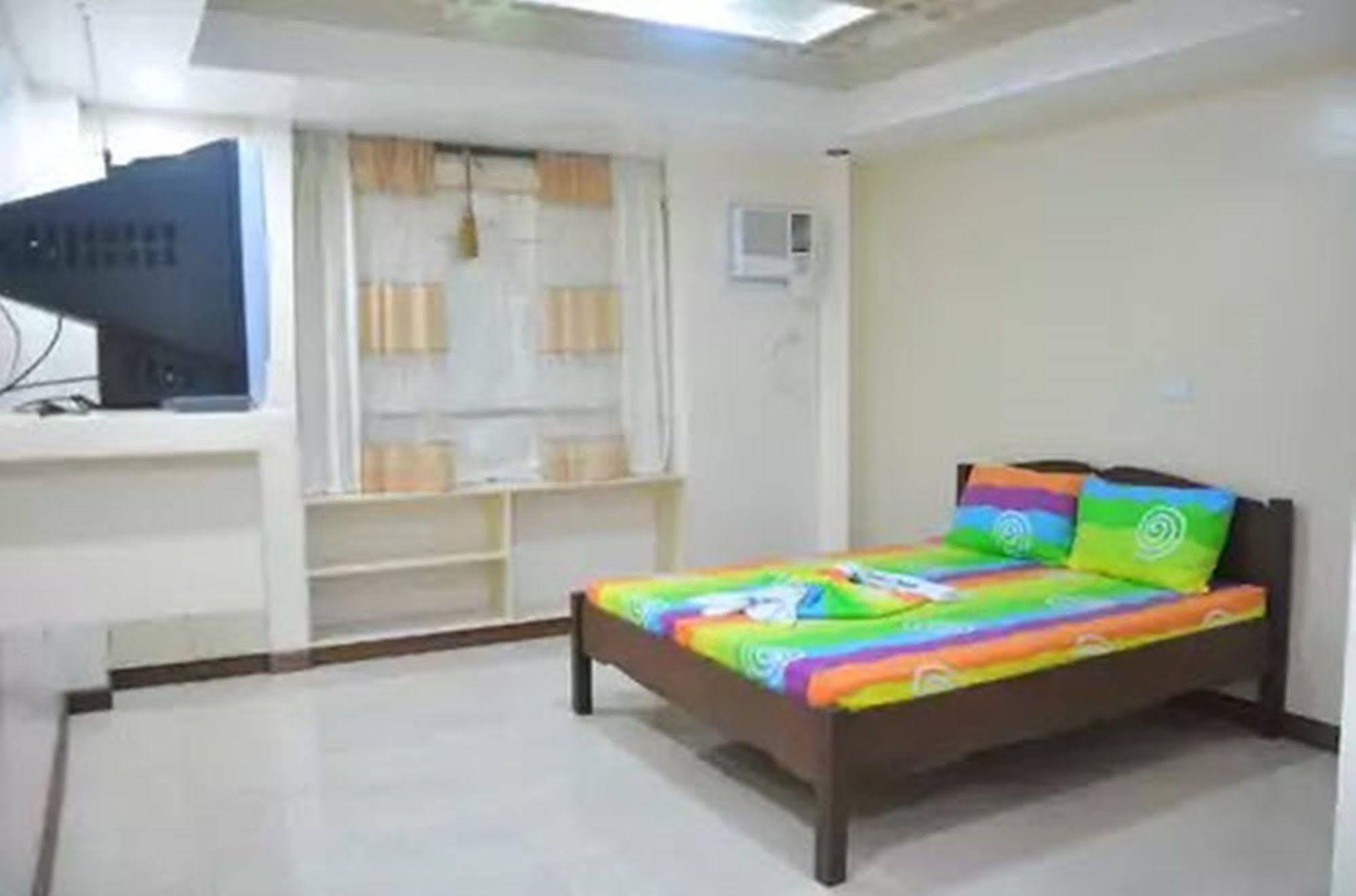 פוארטו גאלרה Apartelle De Francesca מראה חיצוני תמונה