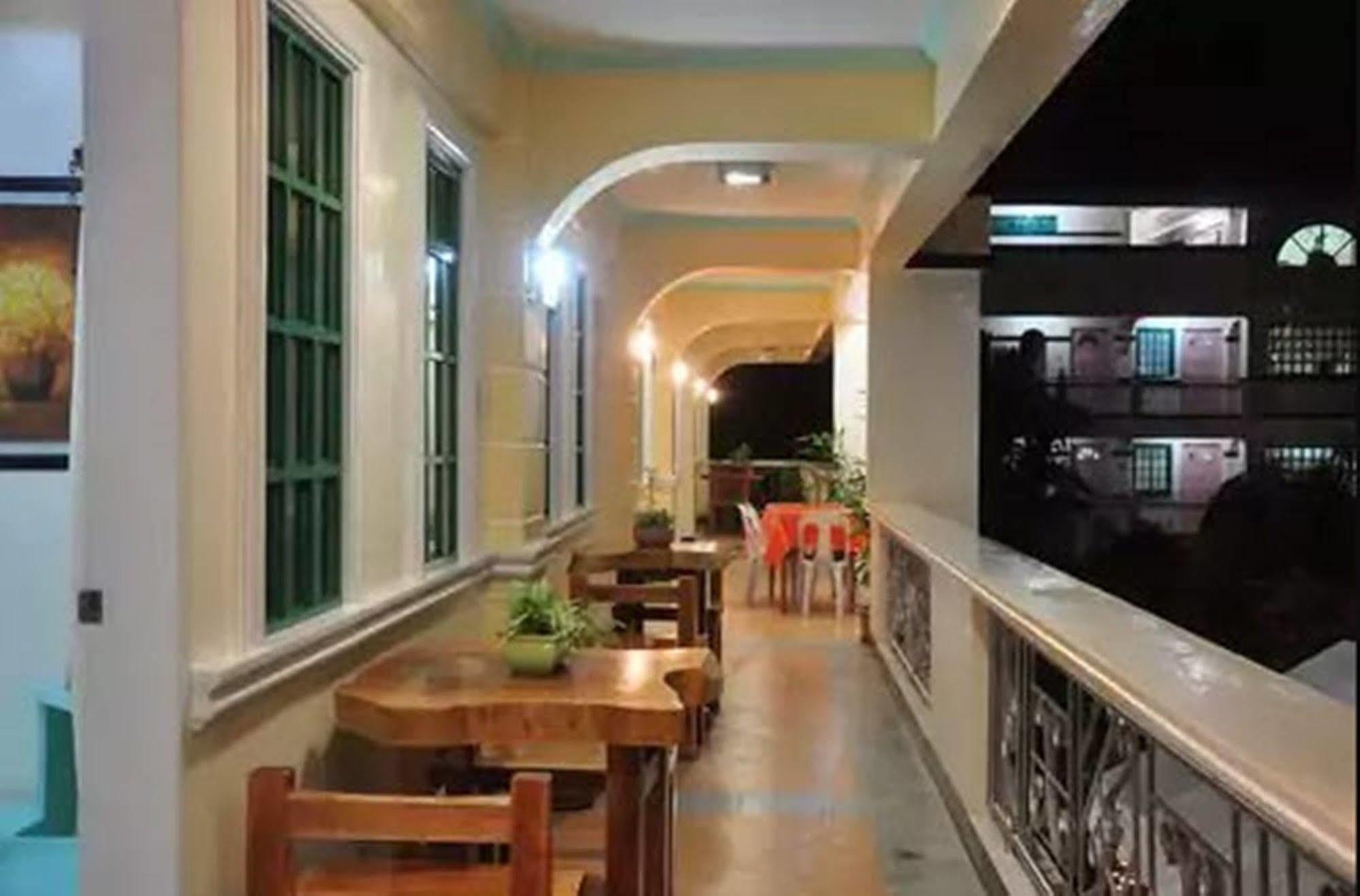 פוארטו גאלרה Apartelle De Francesca מראה חיצוני תמונה