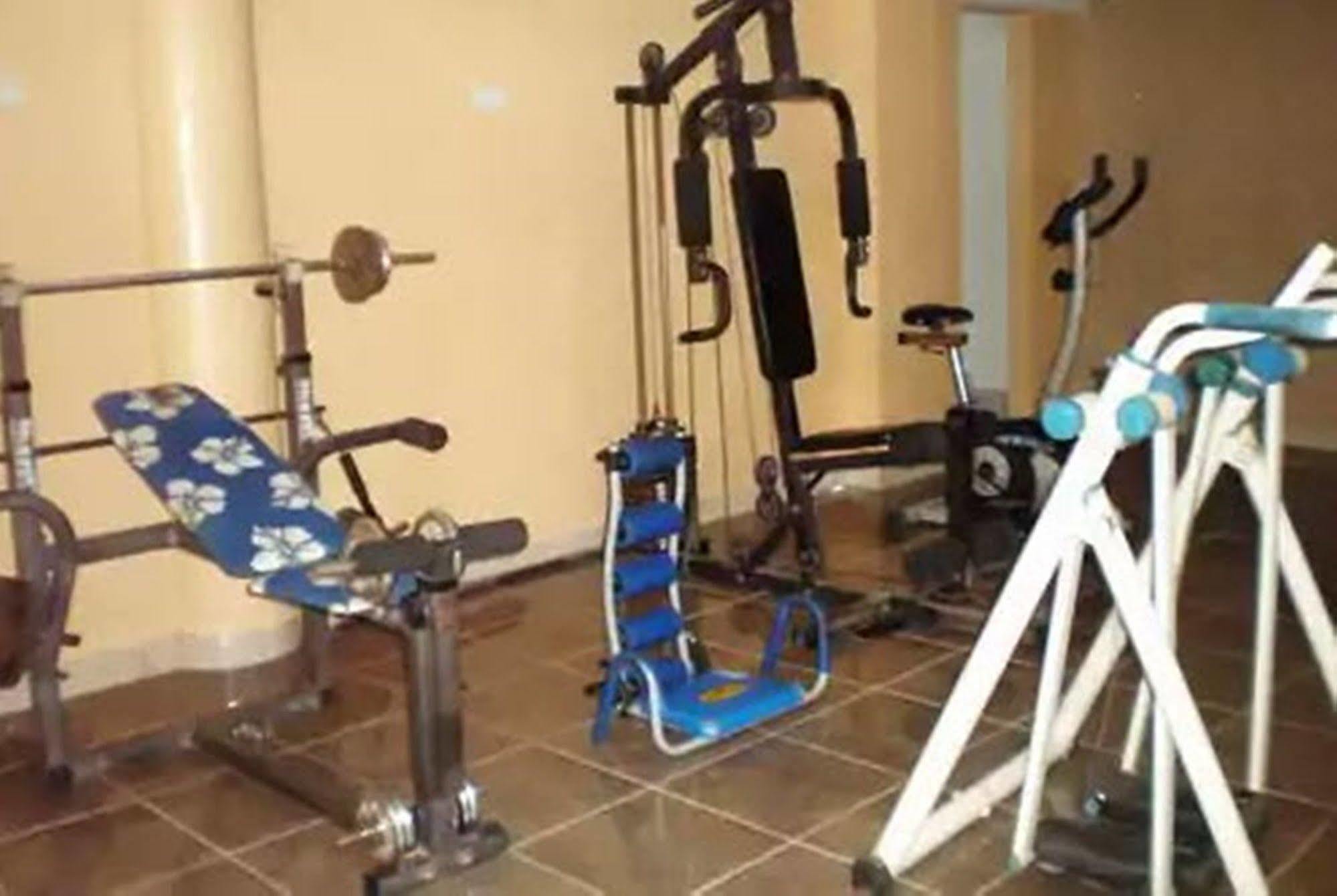 פוארטו גאלרה Apartelle De Francesca מראה חיצוני תמונה