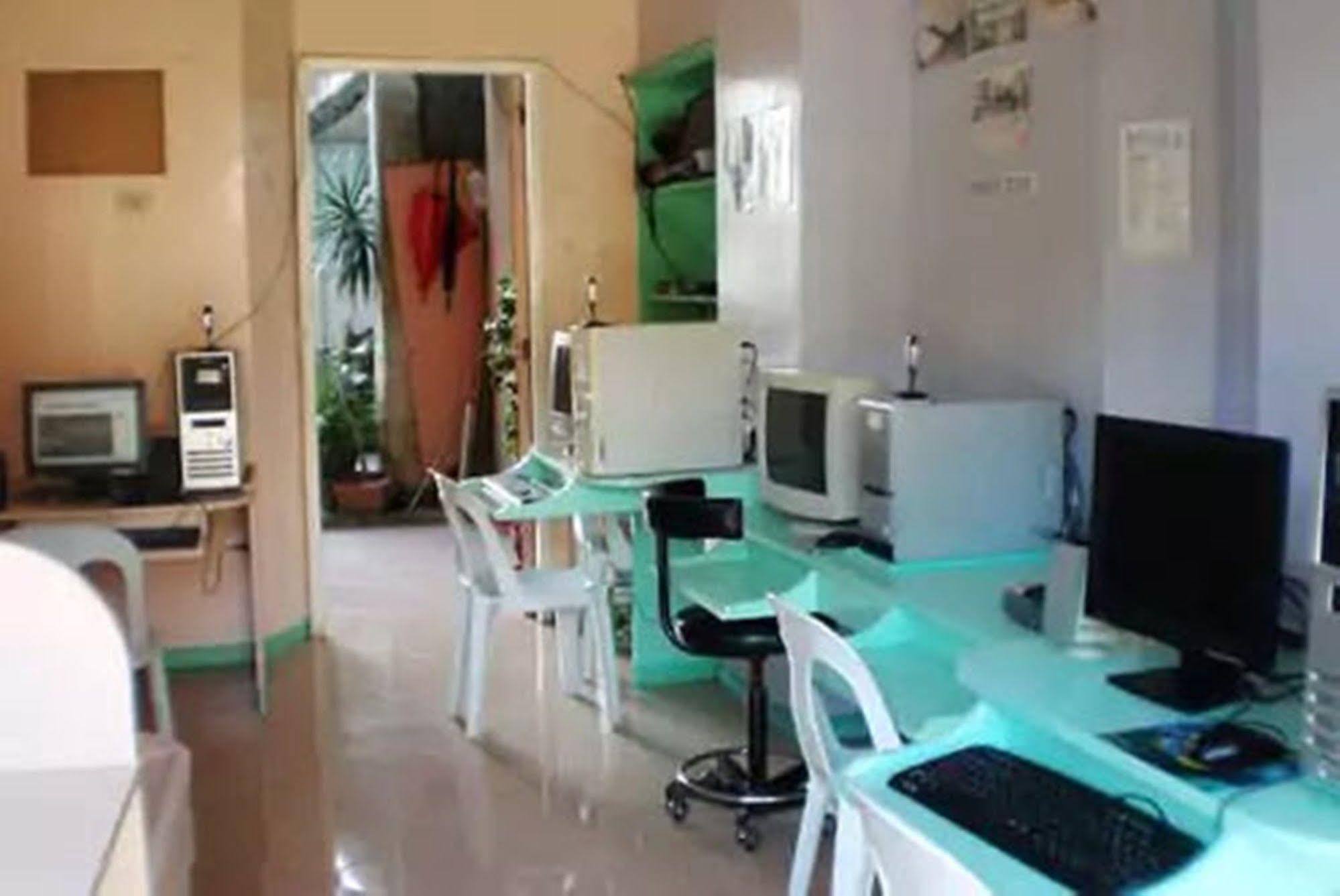פוארטו גאלרה Apartelle De Francesca מראה חיצוני תמונה
